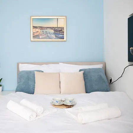 Lev Apartment *