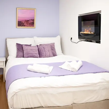 Lev Apartment *